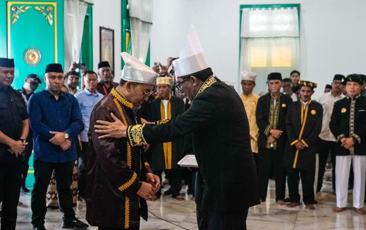 Menteri Fadli Zon Resmi Jadi Bagian Keraton Tidore