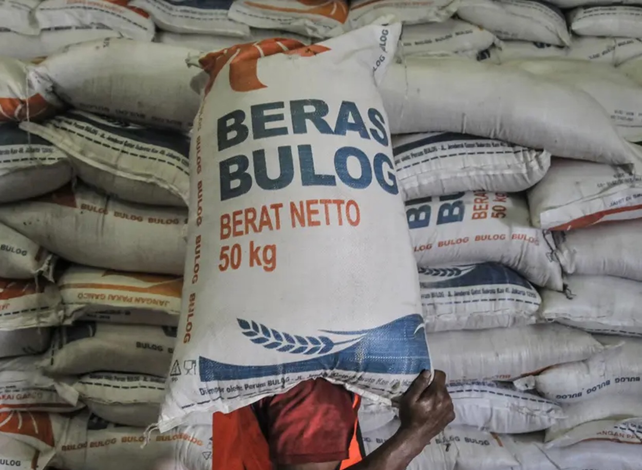 Bulog Ternate Distribusikan 1.091 Ton Beras, Targetkan Warga Miskin di Maluku Utara