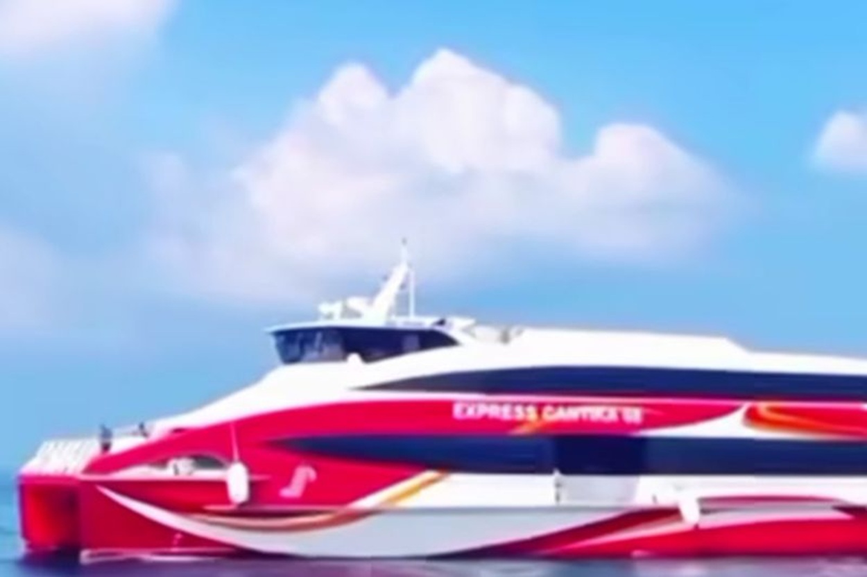 KM Express Cantika 08, Kapal Cepat Ternate-Sofifi dengan Tarif Terjangkau