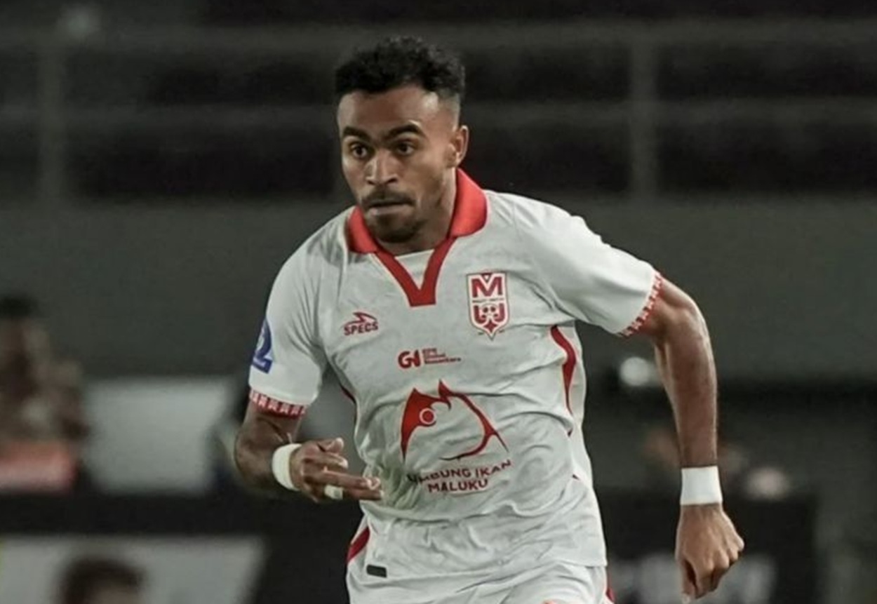 Sanksi Kontroversial untuk Yakob Sayuri: Suporter Malut United Protes Keras