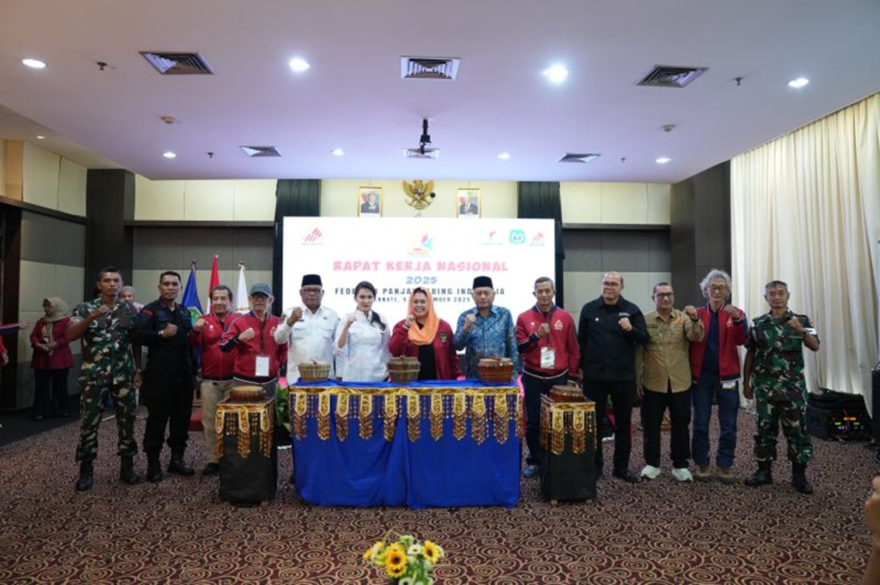 Gubernur Sherly Tawarkan Malut sebagai Arena Panjat Tebing Alami di Indonesia Timur