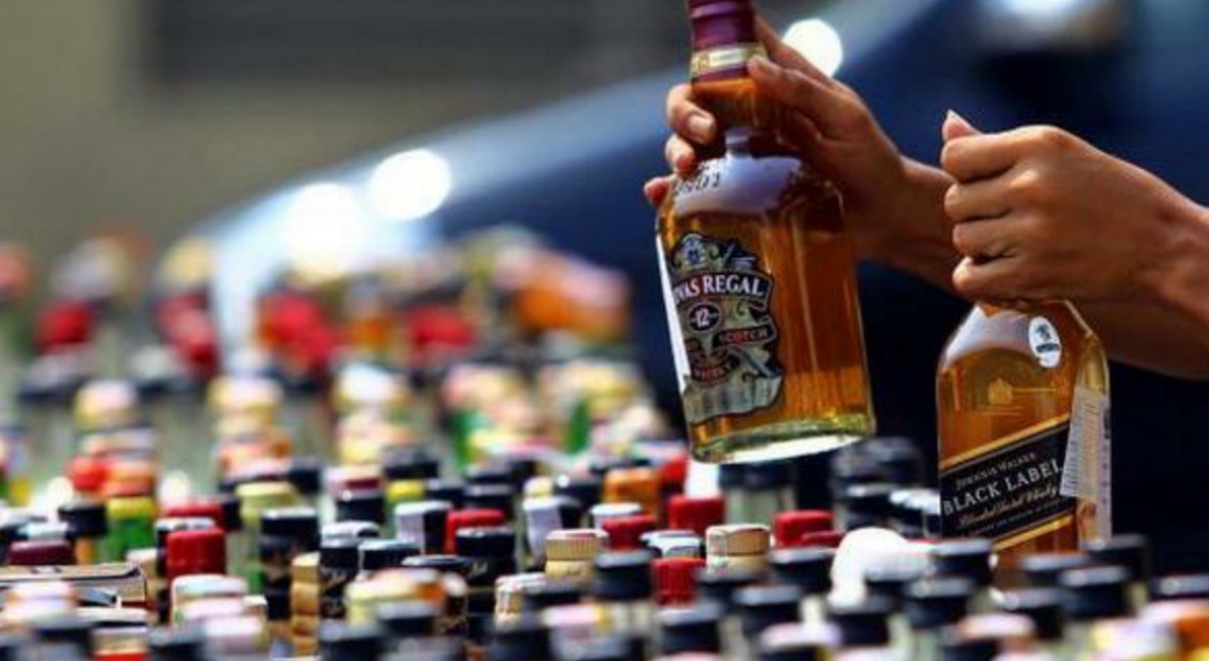 Terbongkar! Ditsamapta Maluku Utara Gagalkan Ribuan Botol Miras Selundupan dari Sulawesi Utara