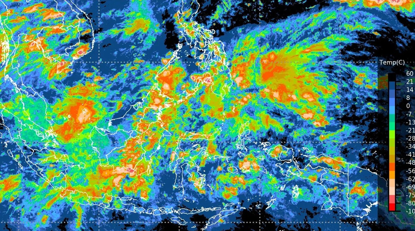 Maluku Utara Siaga! Hujan Ekstrem & Gelombang Tinggi Ancam Aktivitas Warga
