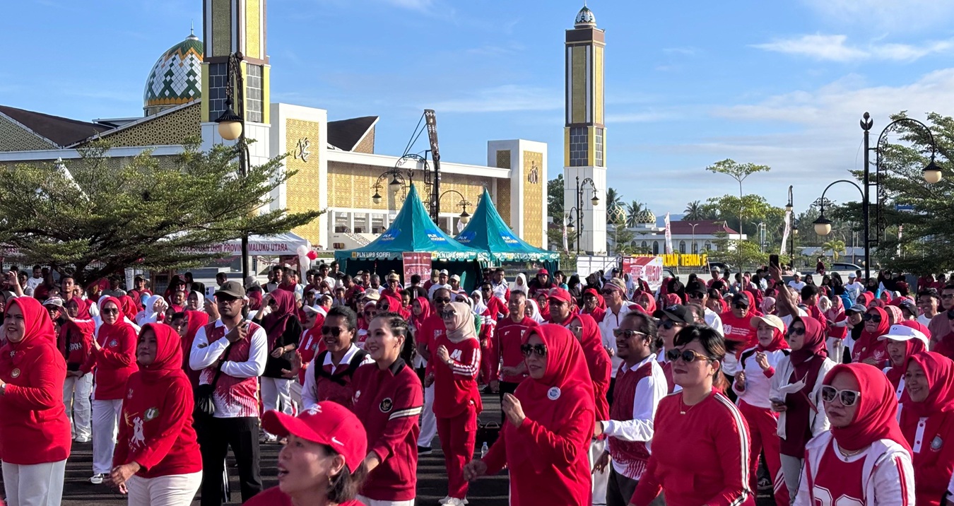Sofifi Bergemuruh! Ribuan ASN dan Pelajar Meriahkan HUT RI ke-80 