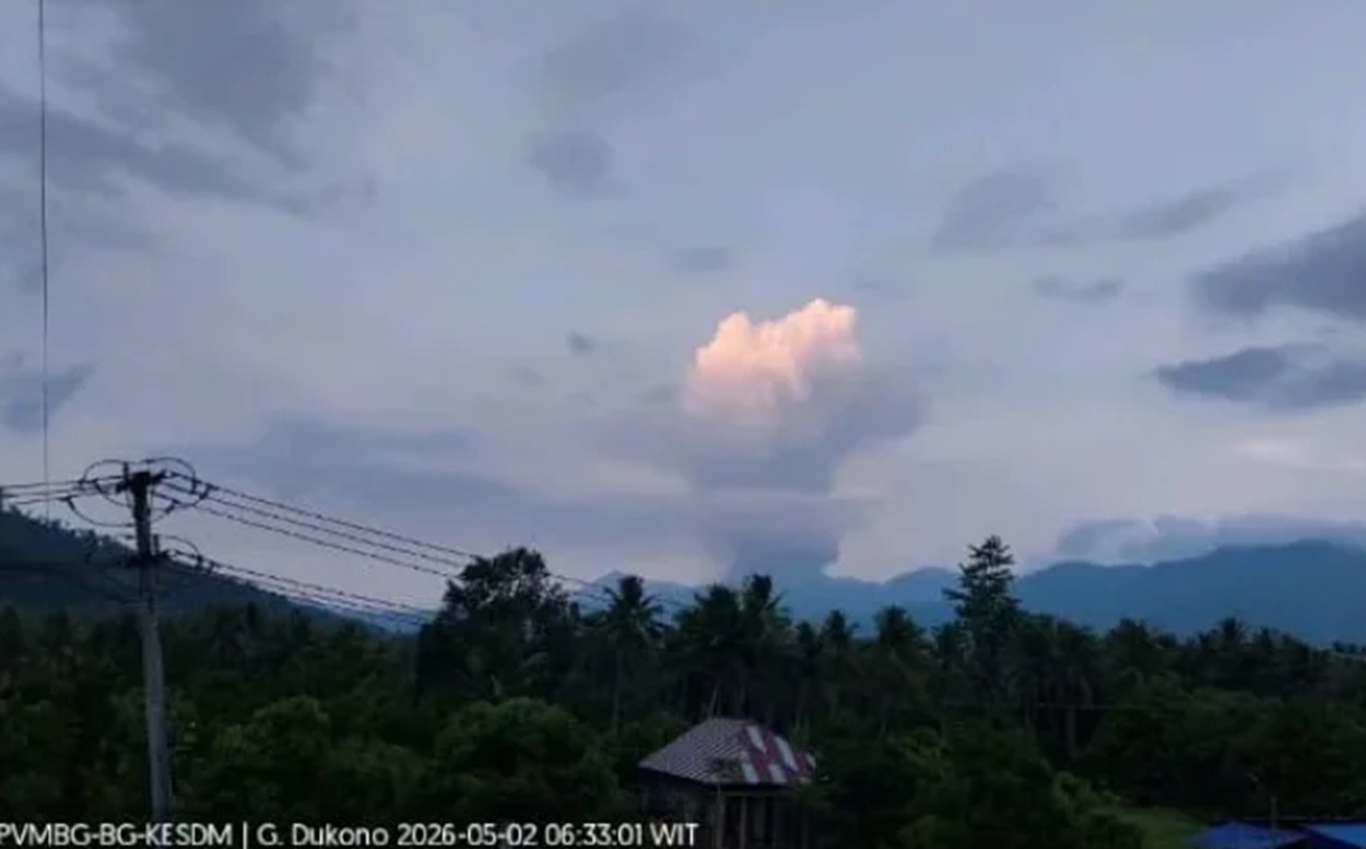 Halmahera Utara Mencekam! Gunung Dukono Meletus Dahsyat 2.400 Meter, Radius 4 KM Wajib Kosong!