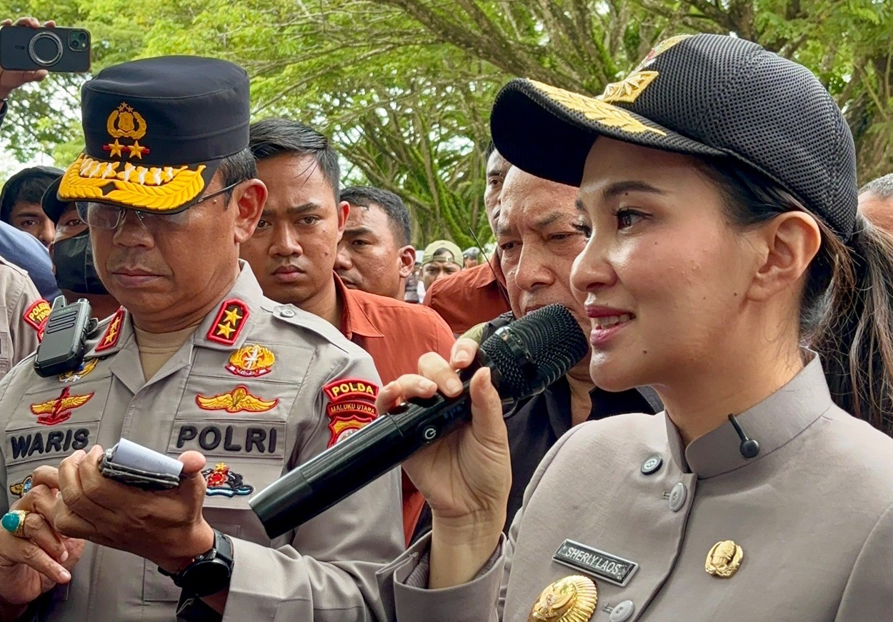 Gubernur Sherly Janji Bangun Infrastruktur Jalan Oba Selatan