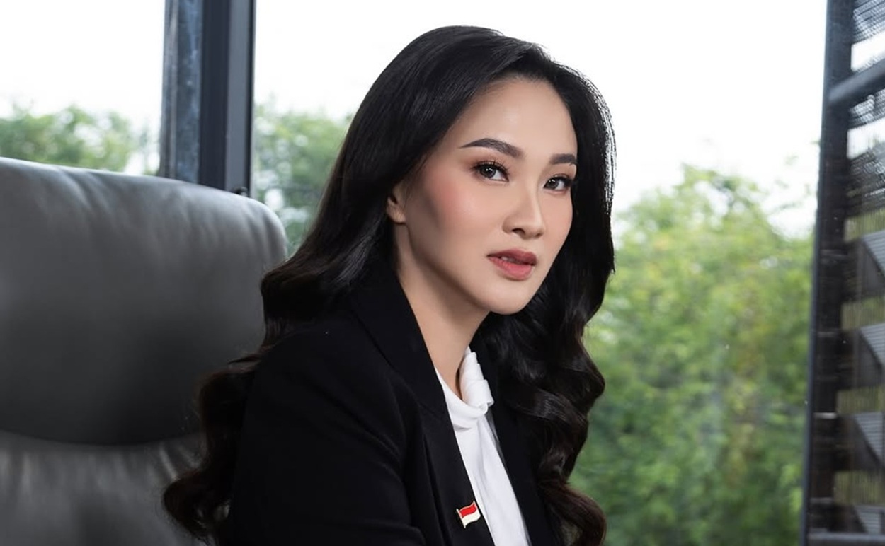Gubernur Sherly Mulai Proyek Raksasa Jalan Trans Halmahera 2025