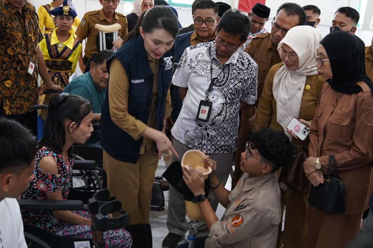 Pemprov Malut Serahkan Alat Bantu, Beri Harapan Baru untuk Penyandang Disabilitas