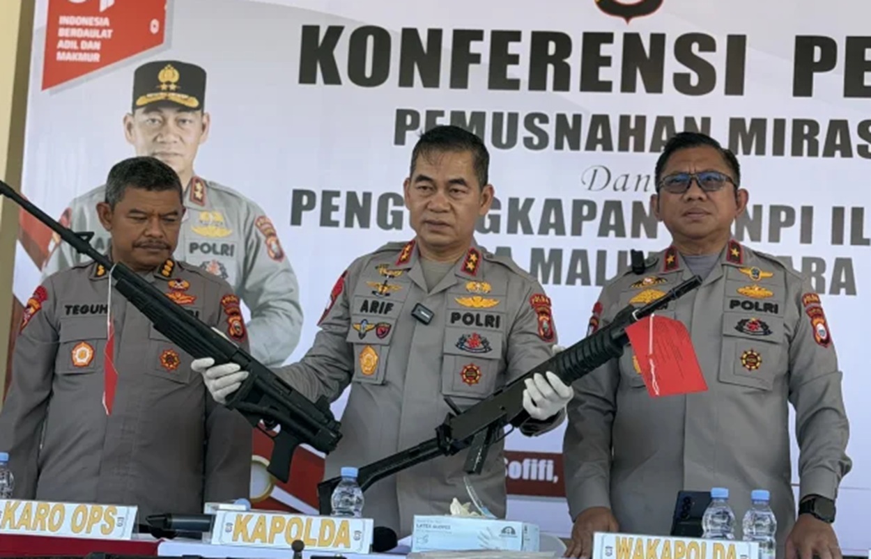 Jaringan Filipina-Papua Terbongkar! Polda Malut Sita 3 Senpi Laras Panjang & Amunisi