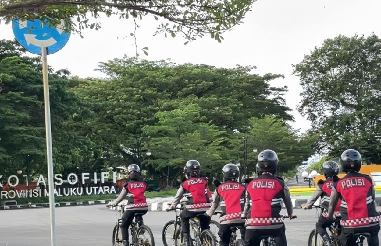 Polwan Polda Malut Bersepeda Keliling Kota, Perkuat Rasa Aman Masyarakat