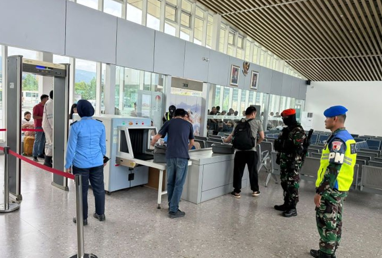 9 Paket Nikel Berstatus Berbahaya Diamankan di Bandara Weda Bay