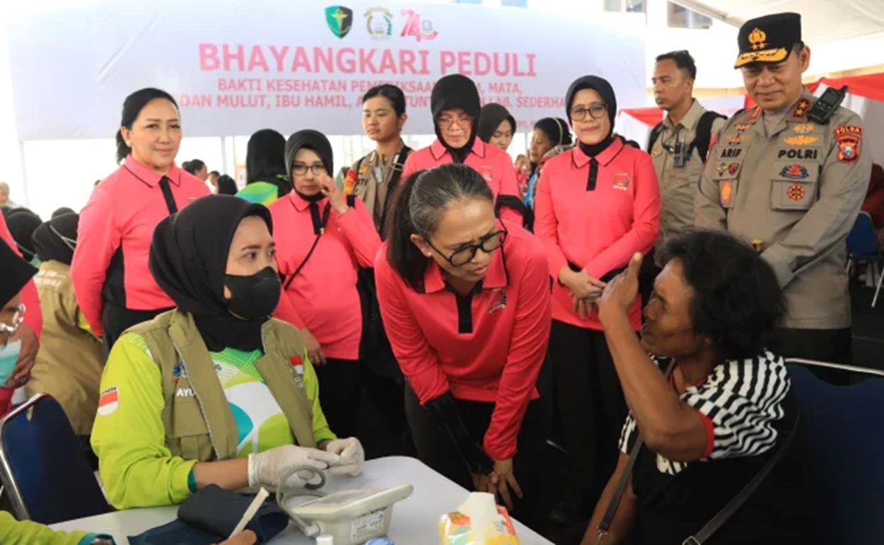 Istri Kapolri Boyong Layanan Medis Gratis dan Infrastruktur Air Bersih ke Malut