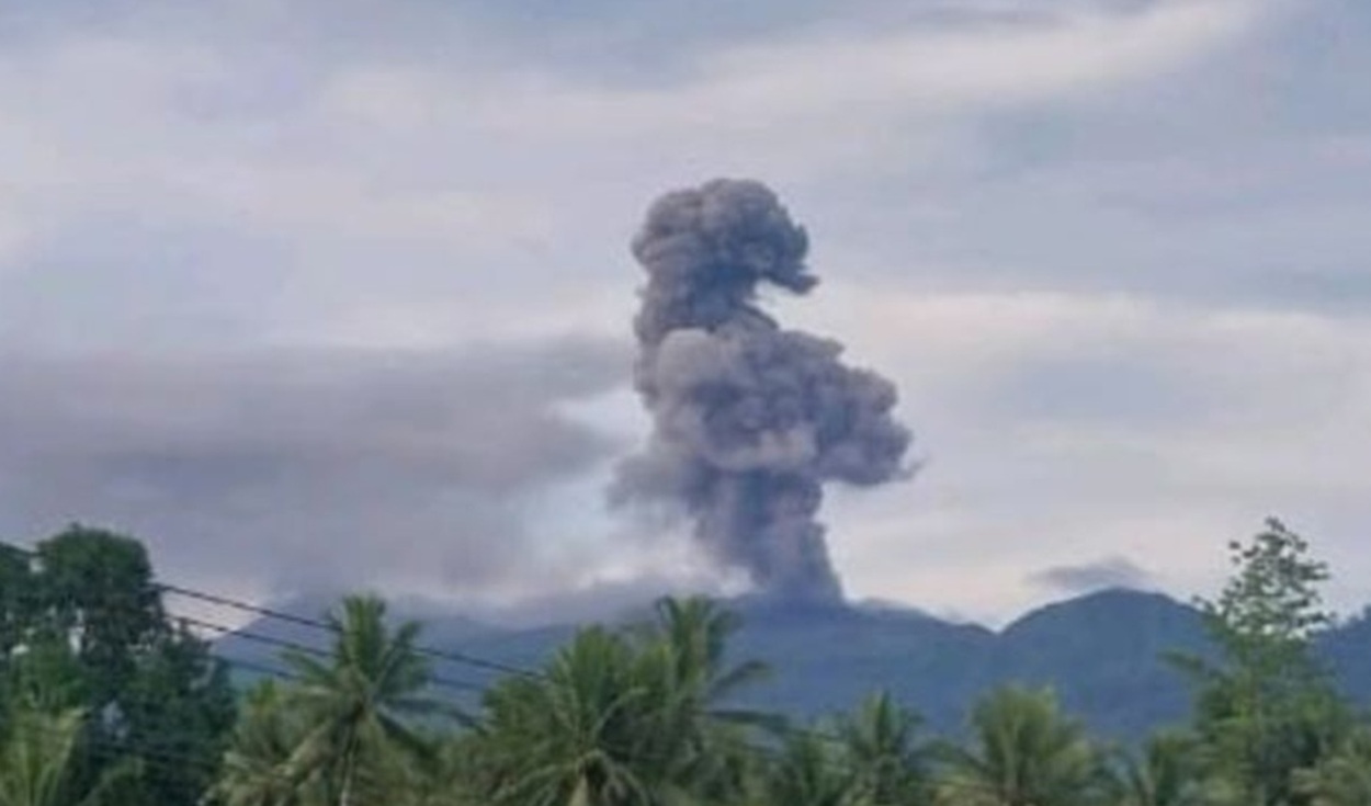 Awas! Gunung Dukono Meletus Lagi, Radius Bahaya Diperluas