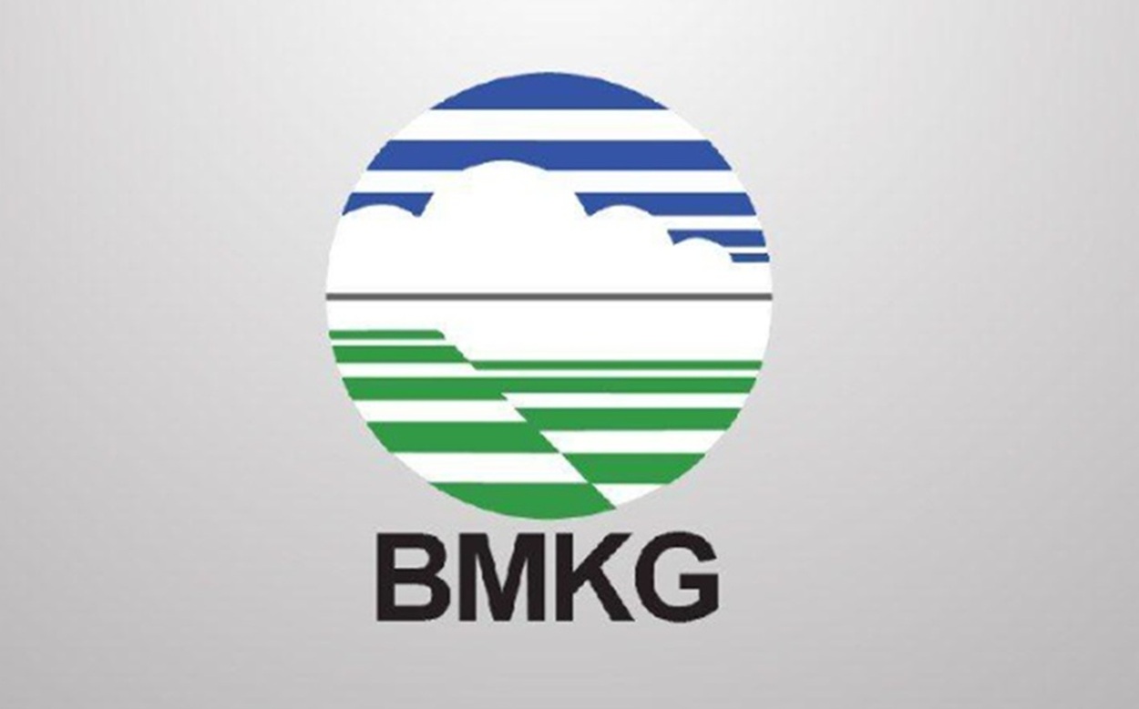 Peringatan Dini BMKG: Potensi Hujan Deras & Gelombang Tinggi di Maluku Utara