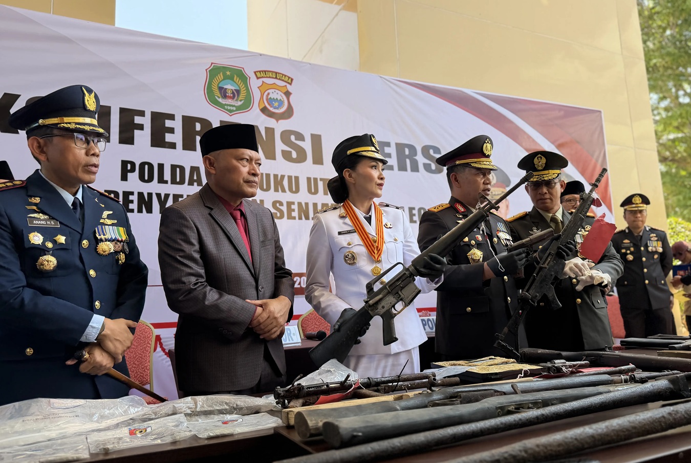 Polda Malut Sita 16 Senpi Ilegal dan Ratusan Amunisi