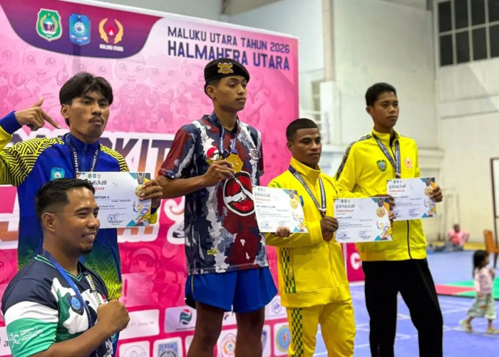 HEBAT! Anggota Polres Pulau Morotai Bripda Diki Candra Rebut Emas Wushu Sanda Porprov V Malut