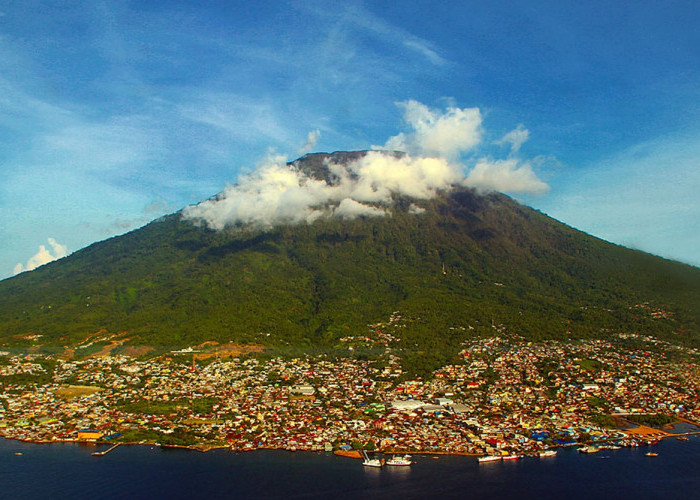 Remaja 16 Tahun Hilang di Gunung Gamalama, SAR Ternate Turun Tangan