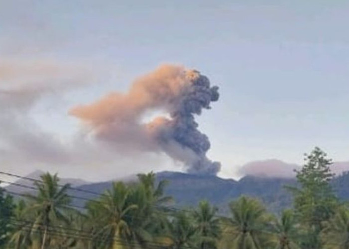 Abu Vulkanik Gunung Dukono: Erupsi Beruntun, Radius Bahaya Meluas