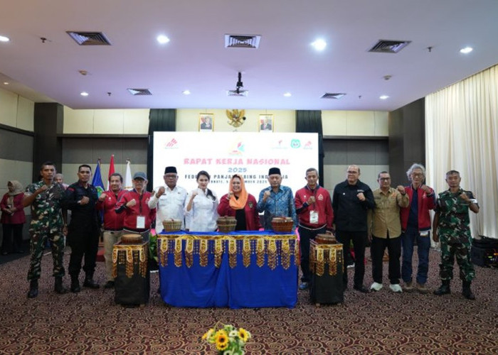 Gubernur Sherly Tawarkan Malut sebagai Arena Panjat Tebing Alami di Indonesia Timur