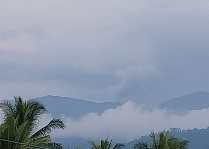 Aktivitas Menurun, Gunung Dukono Tetap di Level Waspada
