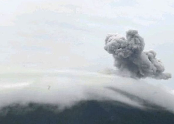 Gunung Ibu Erupsi Lagi! Jarak Aman Diperluas 3,5 Kilometer ke Arah Utara