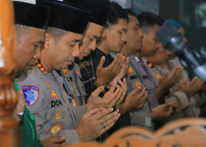 Shalat Ghaib dan Doa Bersama di Polda Malut untuk Affan