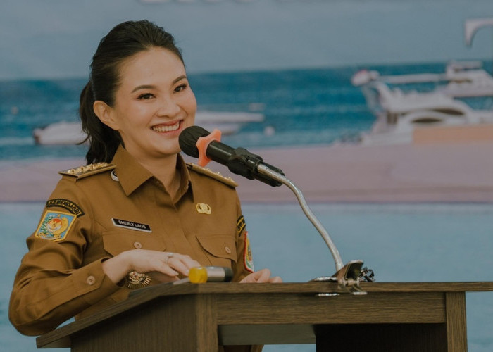 Gubernur Sherly Guyur Bonus Rp100 Juta untuk Pahlawan Olahraga Pelajar