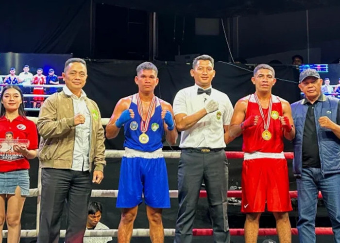 Reza Midun Menang TKO & Sabet Gelar The Best Boxer di Ajang Internasional Senayan