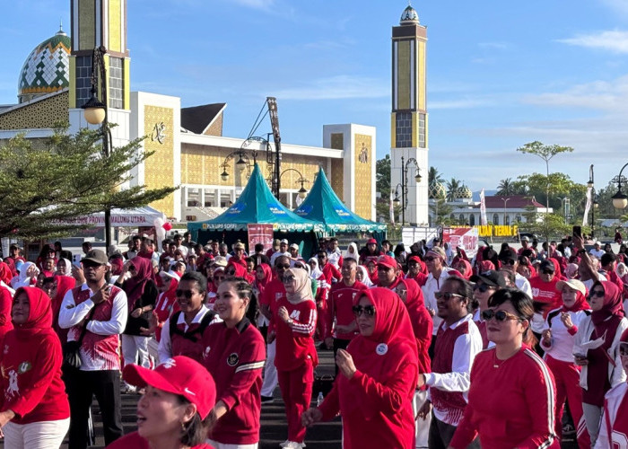 Sofifi Bergemuruh! Ribuan ASN dan Pelajar Meriahkan HUT RI ke-80 