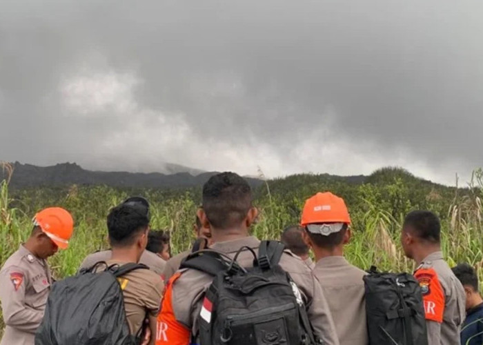 Operasi SAR Darurat: Drone Brimob Sisir Puncak Dukono Cari 3 Pendaki Hilang
