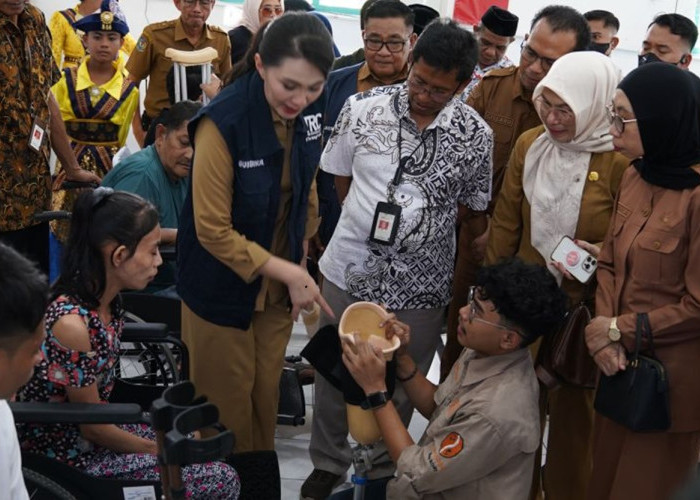 Pemprov Malut Serahkan Alat Bantu, Beri Harapan Baru untuk Penyandang Disabilitas