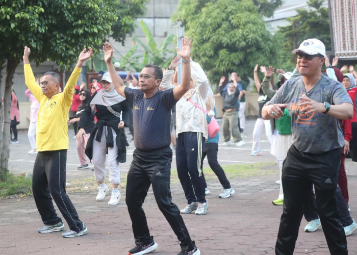 Heboh di Rumah Gadang Surabaya: Dirut BPJS Kesehatan dan Dahlan Iskan Beri Sinyal Hidup Sehat 2026
