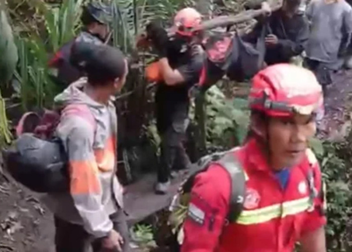 Satu Korban Tewas Ditemukan di Bibir Kawah Gunung Dukono, Tim SAR Tandai Lokasi Dua Pendaki Lainnya